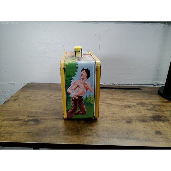 Vintage 1974 Kung Fu Metal Lunchbox by Thermos – Classic TV Series Memorabilia - Picture 4 of 8